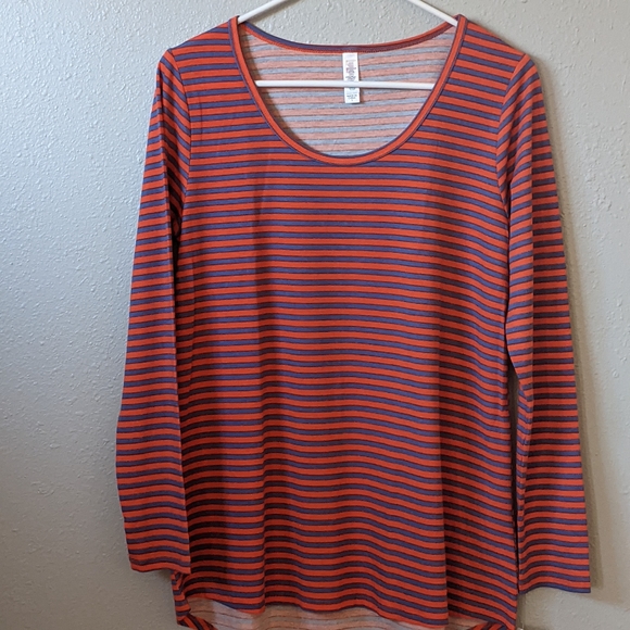 New LuLaRoe Lynnae S (6-8) - Picture 1 of 6